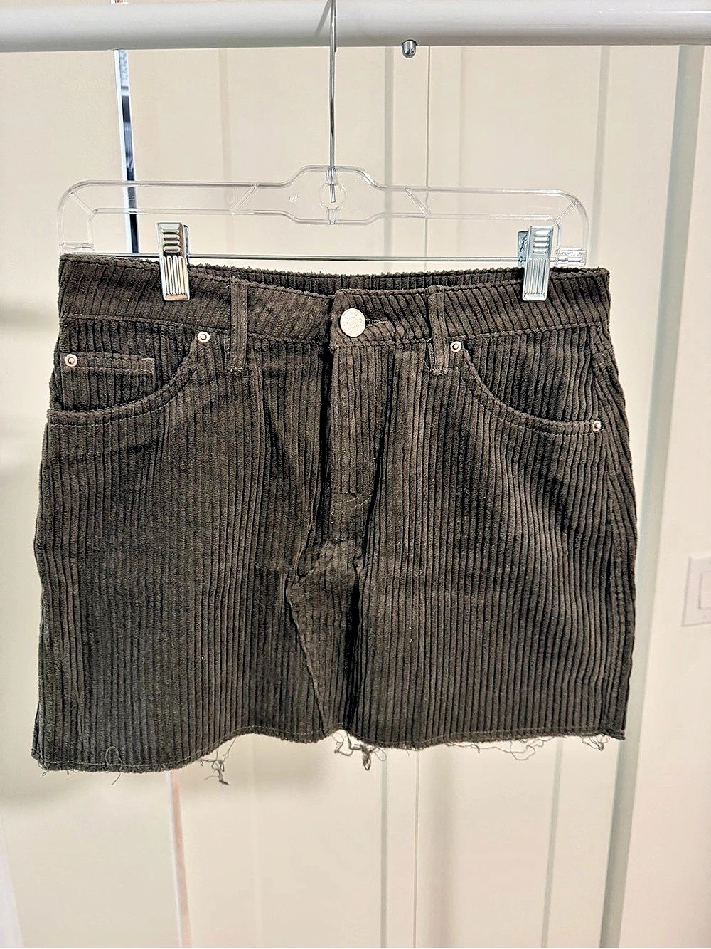 BDG Urban Outfitters Corduroy High Waist Shorts in Green Size Small